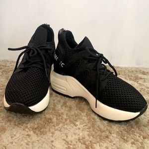 Platform shoes
